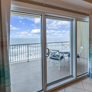 Three-Bedroom Luxury Apartment Non-Smoking